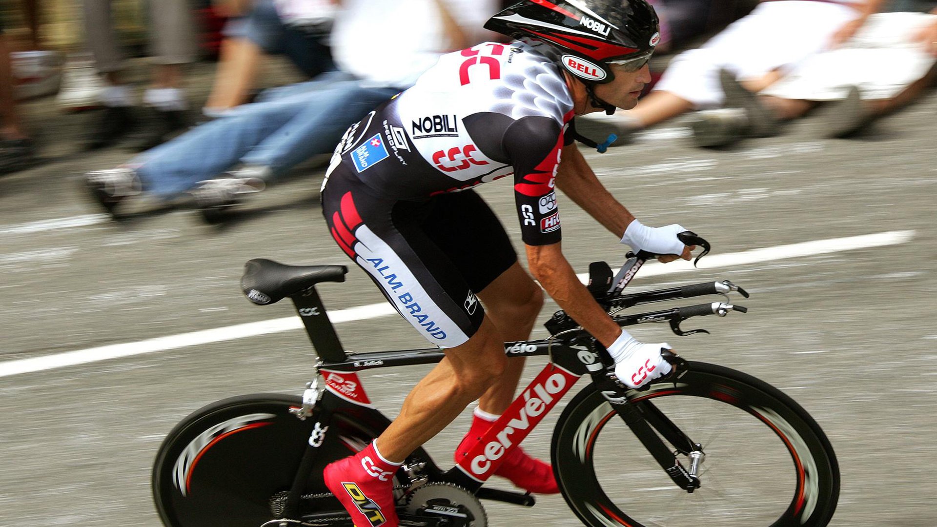 极限竞速中的心态管理:冠军车手的心理战术,极限竞速官方网站